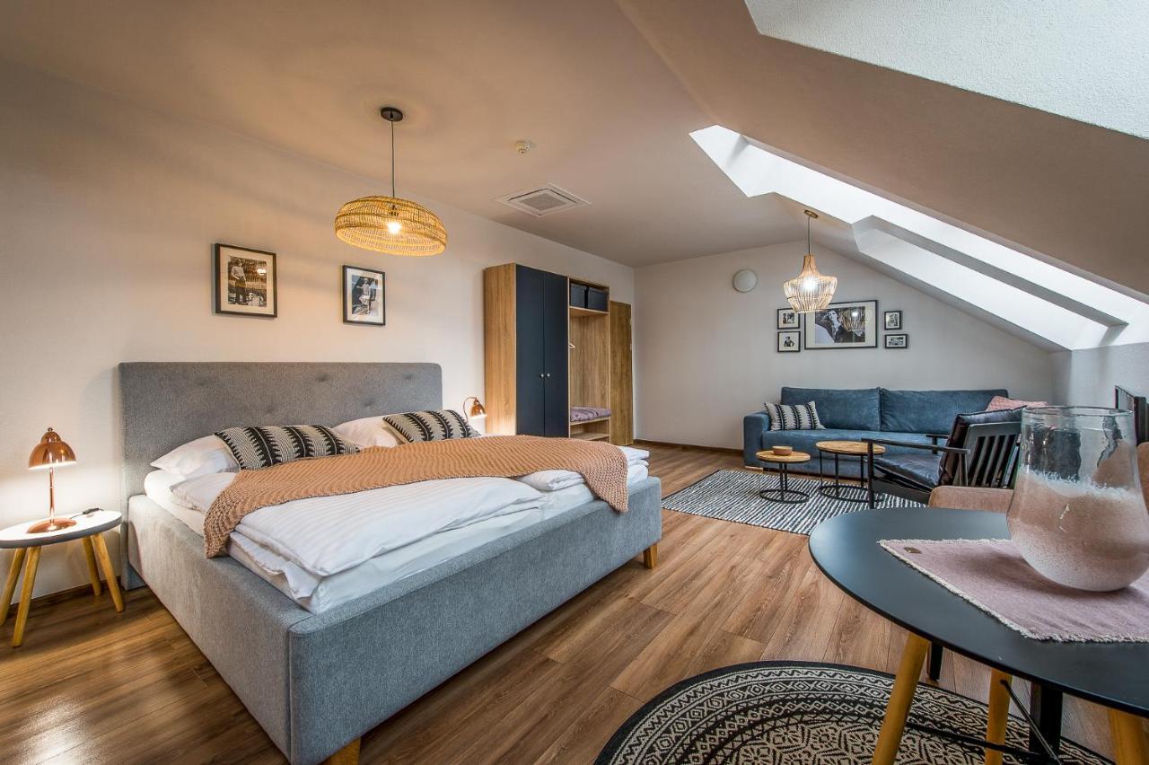 Poetika Apartments Прешов Экстерьер фото
