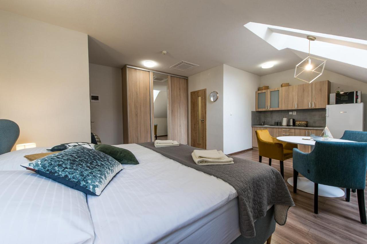 Poetika Apartments Прешов Экстерьер фото